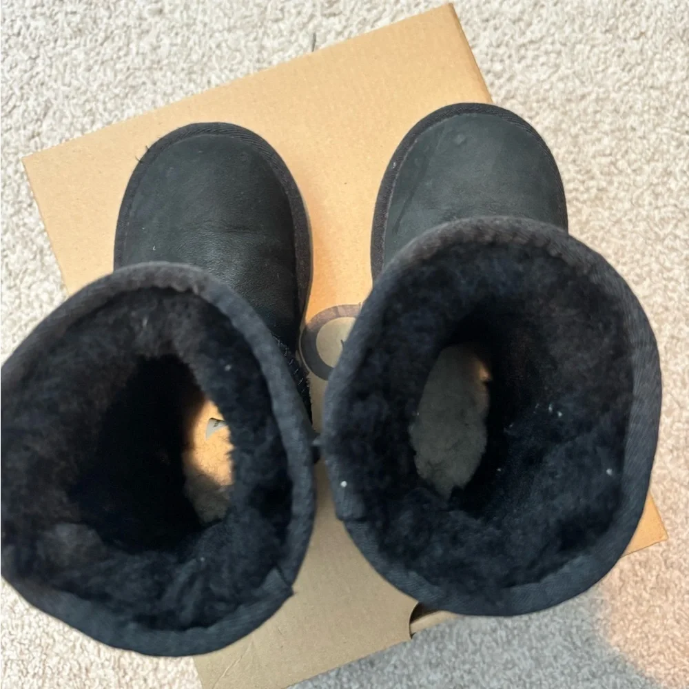 UGG warm stylish